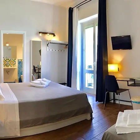 Nocleg ze śniadaniem Cortile Umberto I 4*