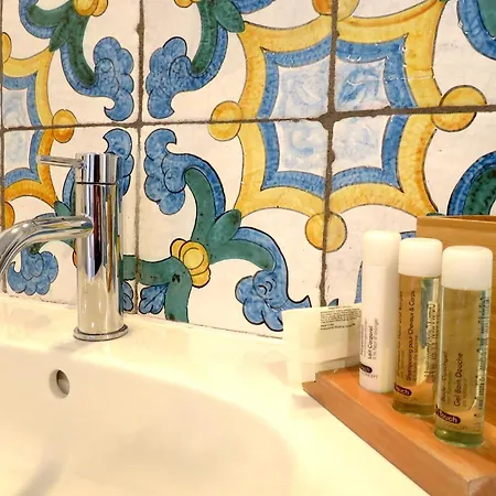 Cortile Umberto I 4* Cefalù