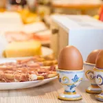 Cortile Umberto I Bed & Breakfast 4*