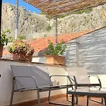 Bed and breakfast Cortile Umberto I 4*