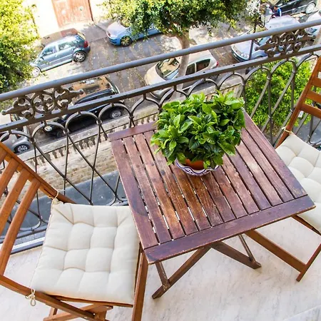 Cortile Umberto I Готель типу 