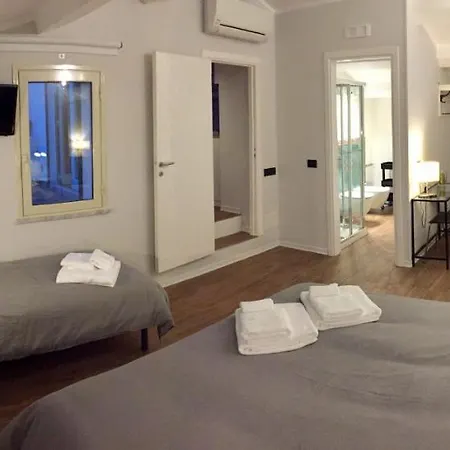 Oda ve Kahvaltı Cortile Umberto I Cefalù