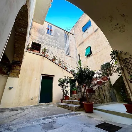 Cortile Umberto I Frühstückspension Cefalù