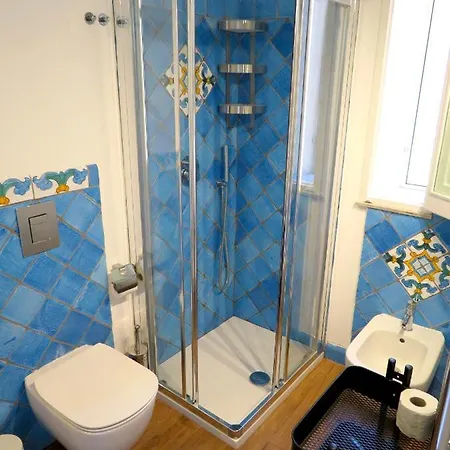 Cortile Umberto I فندق مبيت وإفطار تْشيفالو