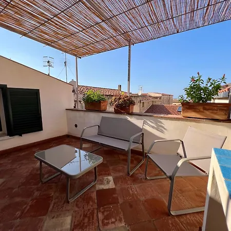 Cortile Umberto I Чефалу