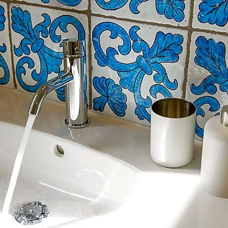 Cortile Umberto I 4*