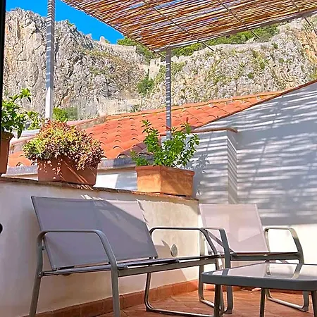 Bed & Breakfast Cortile Umberto I 4*