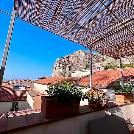 Cortile Umberto I 4*