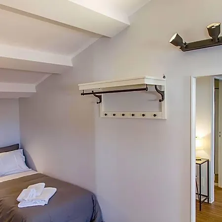 Cortile Umberto I 4*