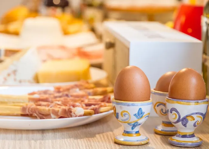 Cortile Umberto I Oda ve Kahvaltı 4*