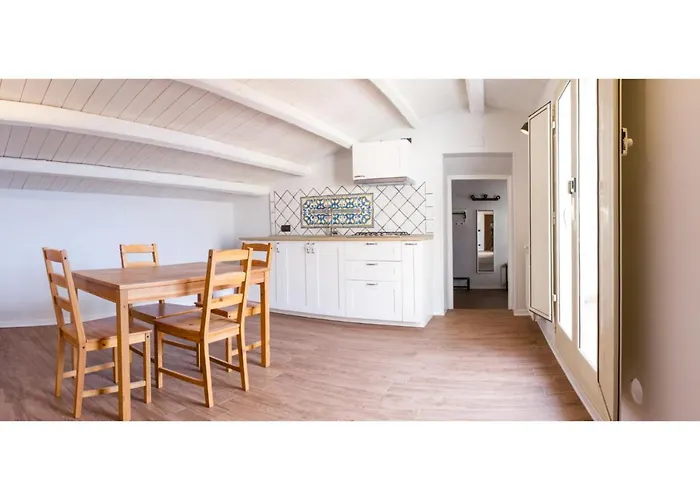 Cortile Umberto I 4* 切法卢