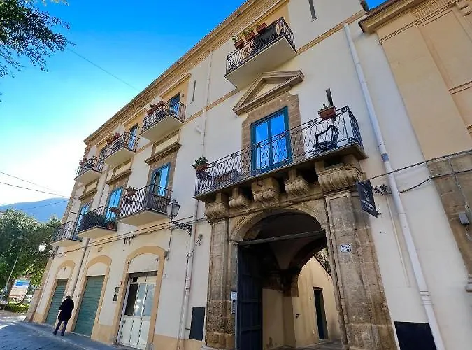 Cortile Umberto I Oda ve Kahvaltı Cefalù