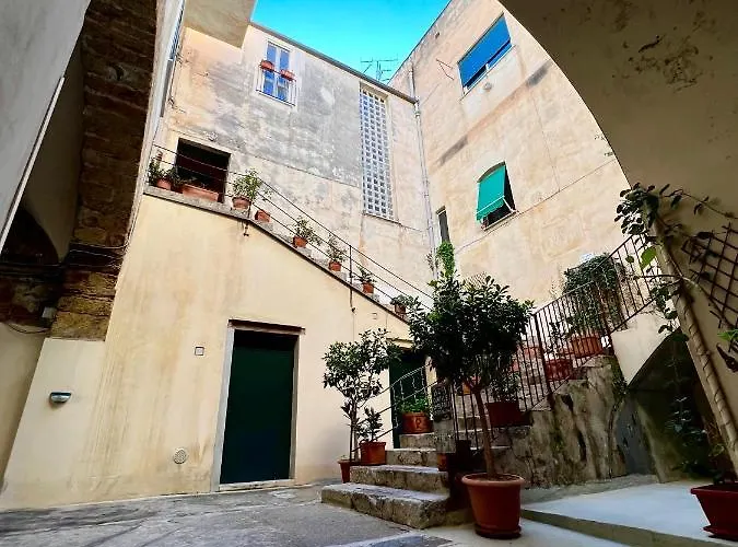 Cortile Umberto I Oda ve Kahvaltı Cefalù